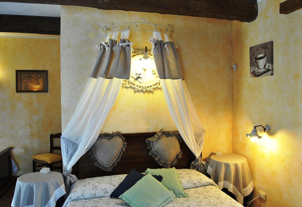 Le Macine Del Confluente Bed & Breakfast Badalucco Phòng bức ảnh